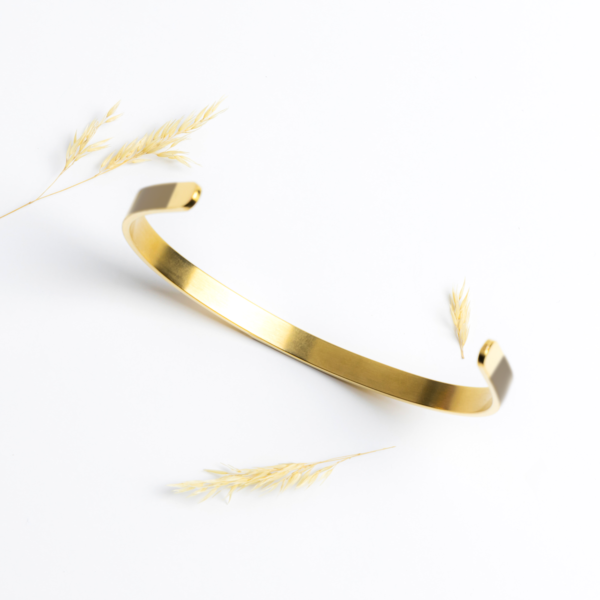 I_CAN_DO_ALL_THINGS_THROUGH_CHRIST_Cuff__Gold_Lifestyle_01_Mockup.png_14109290